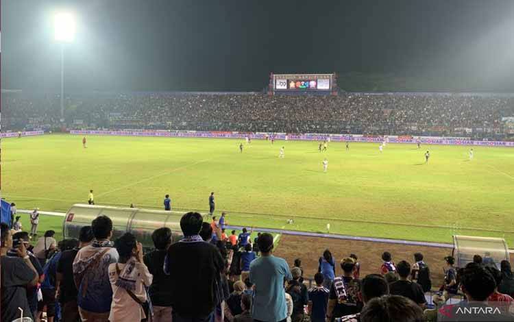 Arema Ikut Tren Penalti Menit-menit Akhir saat Kalahkan Persik