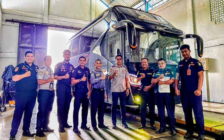 Dishub Kotim Periksa Kelaikan Bus Pengangkut Calon Haji