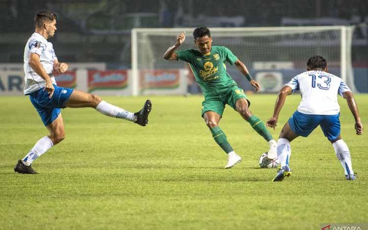 Persib Petik 3 Poin Usai Taklukkan Persebaya 3-1