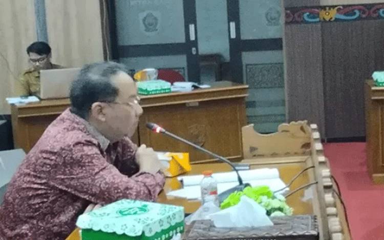Sampah Banyak Menutup Drainase