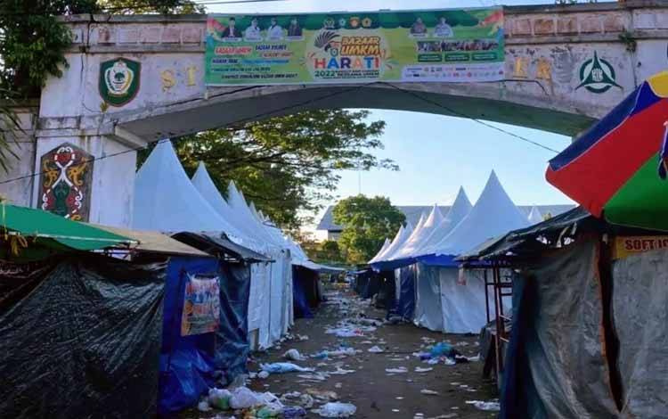 Warga Kritik Kebersihan di Lokasi Bazar UMKM Harati Sampit