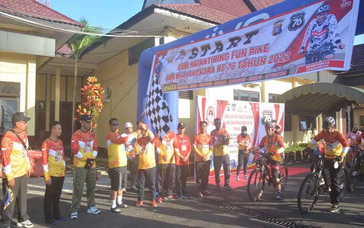 Bupati Seruyan Lepas Gawi Hatantiring Funbike HUT Bhayangkara ke 76