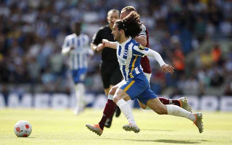 Chelsea Bidik Lima Bek Termasuk Marc Cucurella