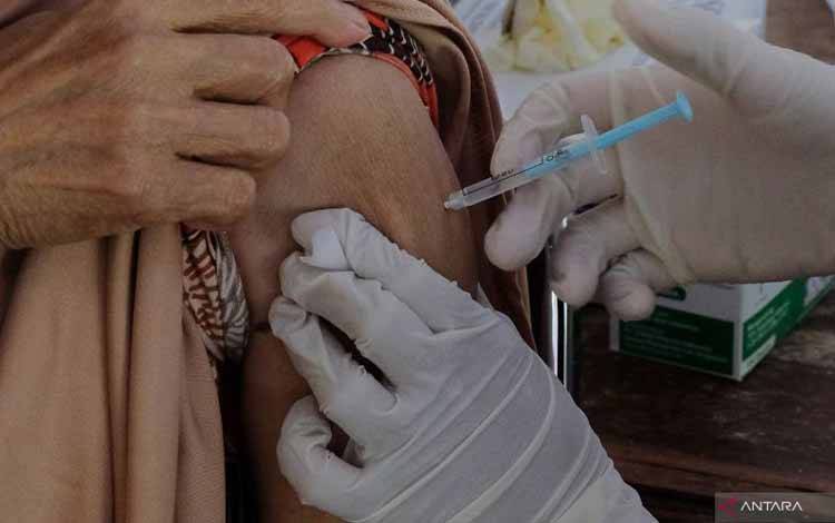 48,9 Juta Penduduk Indonesia Telah Jalani Vaksinasi COVID-19 Booster