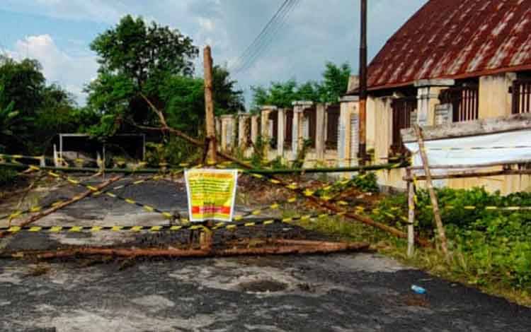 Warga Masih Bandel Buang Sampah ke Eks TPS Dekat Gedung KONI Kobar