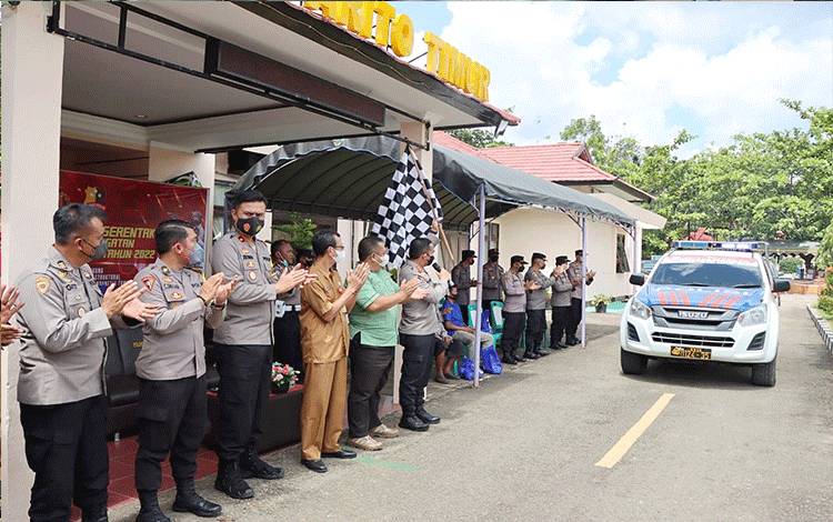 Kapolres Barito Timur Lepas Penyaluran Bantuan untuk Warga Rawan Stunting