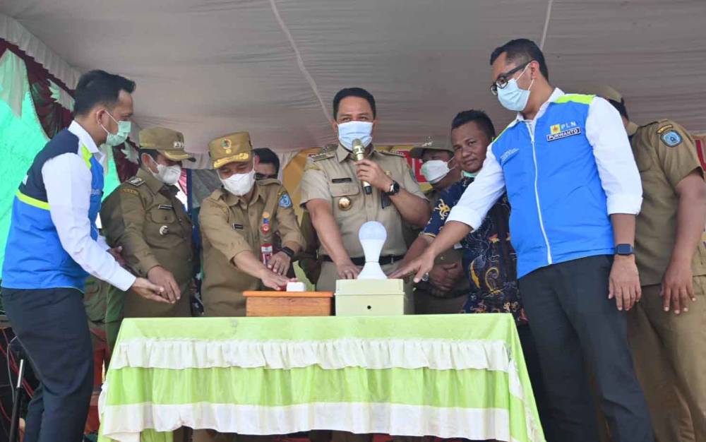 Akhirnya Tiga Desa di Belantikan Raya Teraliri Listrik