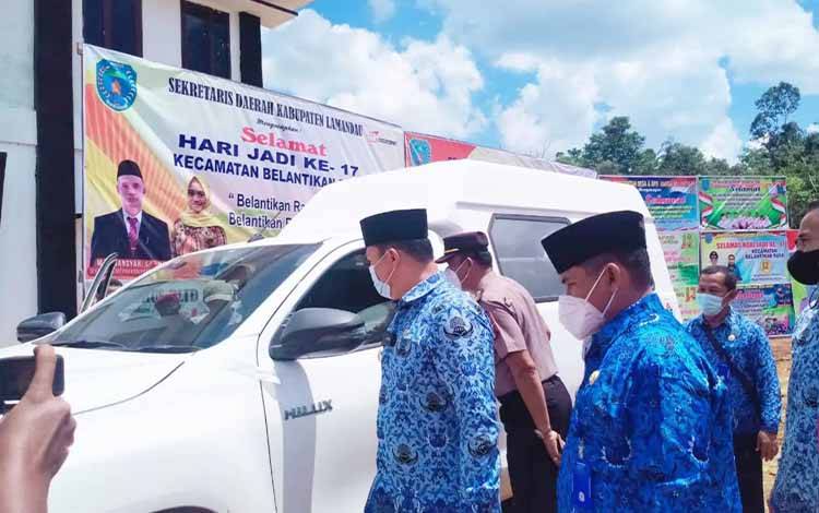 Bupati Lamandau Serahkan Bantuan Angkutan Perdesaan