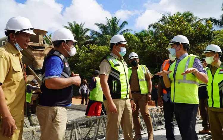 Bupati Tinjau Proyek Jalan Pastikan Sesuai Perencanaan