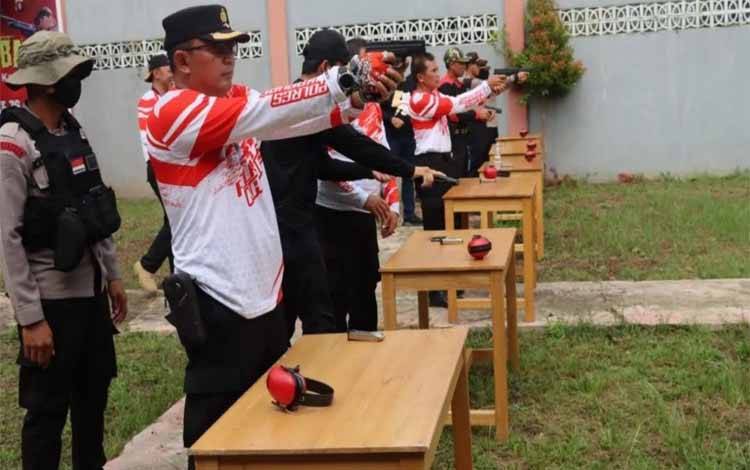 Polres Kapuas Gelar Lomba Menembak Meriahkan HUT Bhayangkara, Ini Daftar Pemenang