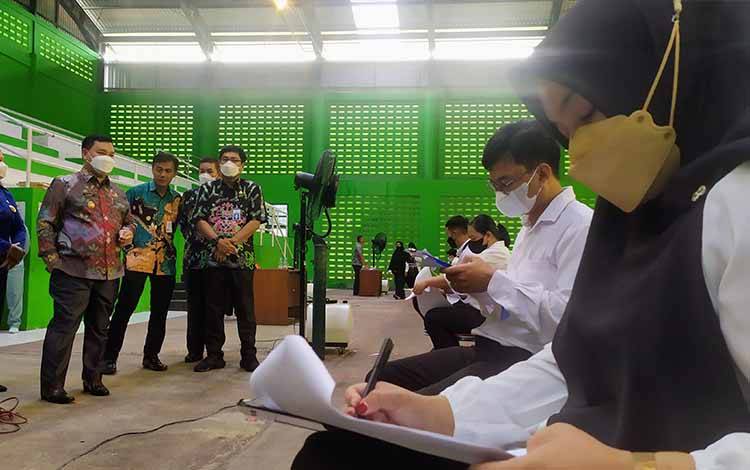 Bupati Kotim Pantau Tes Ulang Tenaga Kontrak