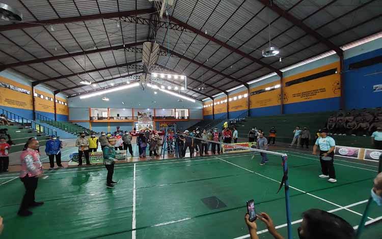 Polres Kapuas Gelar Kejuaraan Bulutangkis Kapolres Cup