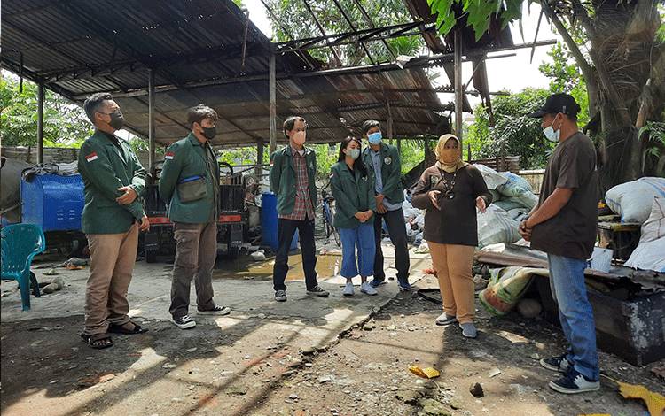 Tiga Profesor Ajarkan Tiga Metode Ini Daur Ulang Sampah Plastik