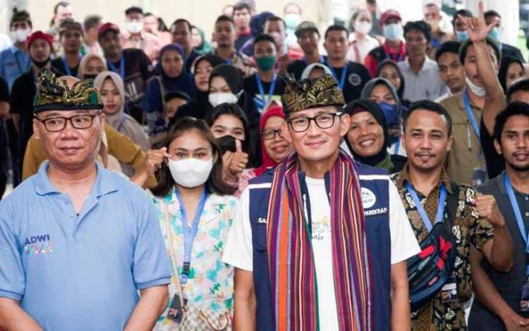 Menparekraf Ajak Masyarakat Kembangkan Desa Wisata