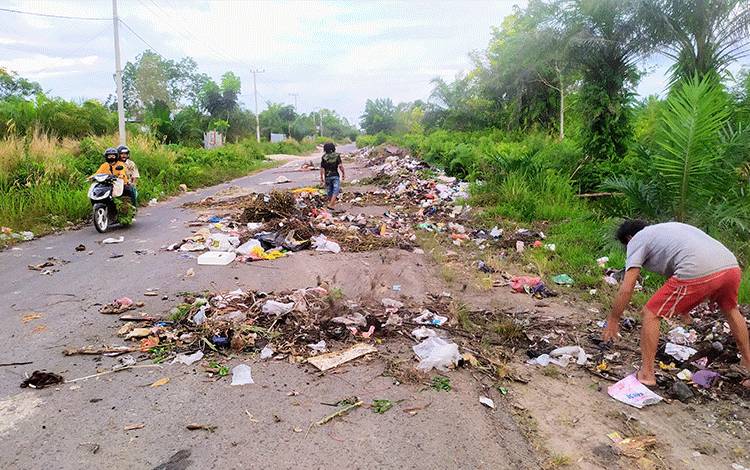 Belum Lunas, Truk Sampah Milik Pemkab Pulang Pisau Ditarik Dealer