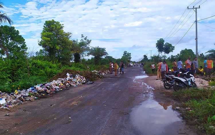 Sampah di Pelita Barat Sampit Sudah Dibersihkan