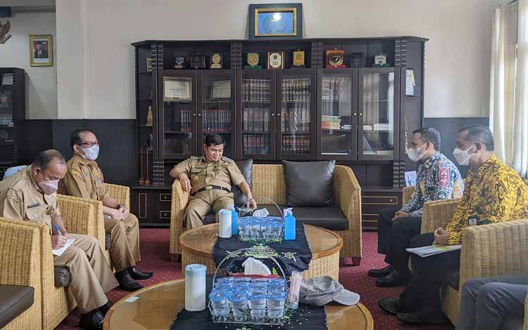 Kepala KPP Pratama Muara Teweh Kunjungi Bupati Barito Timur, Ini Tujuannya