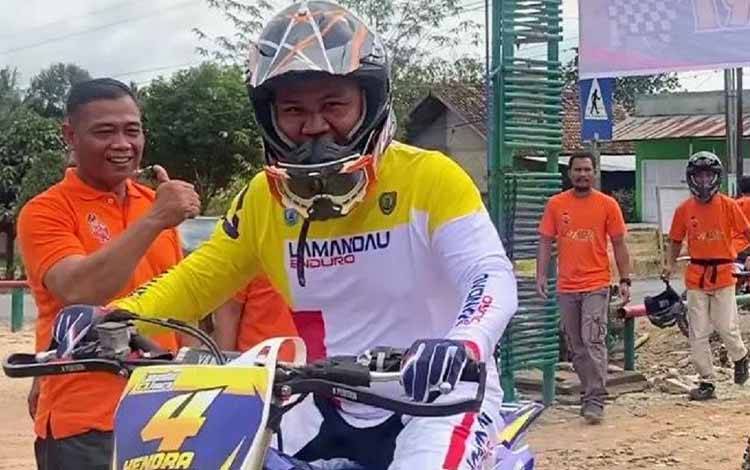 Bupati Lamandau Ikuti Trabas untuk Galang Dana Bangun Musala