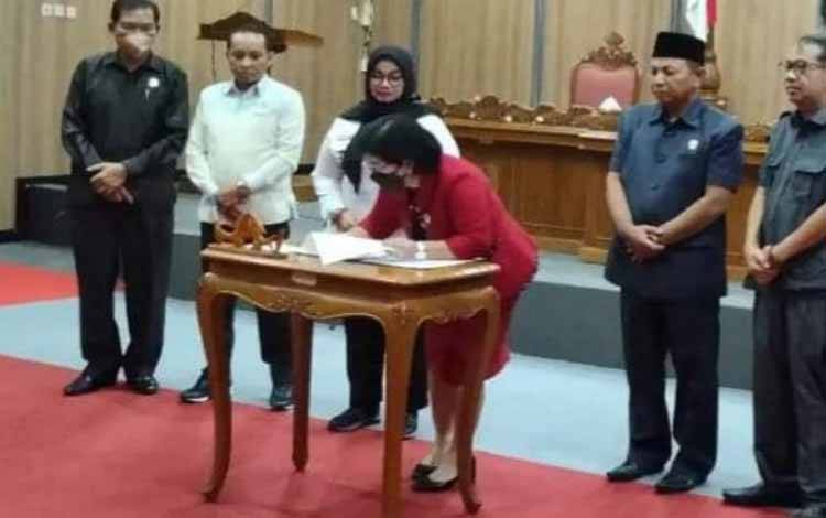 DPRD Kotim Setujui Raperda Pertanggung Jawaban APBD 2021