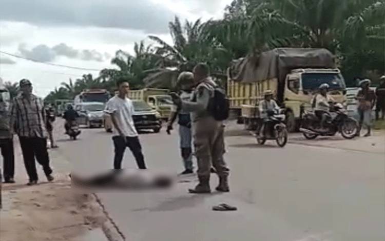 Pria 70 Tahun Asal Pontianak Tewas Terlindas Truk di Sampit