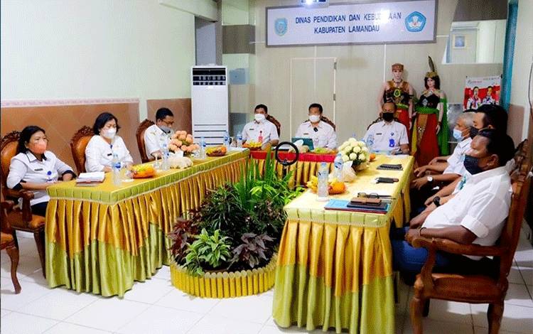 Dorong Peningkatan Kualitas Kinerja Guru