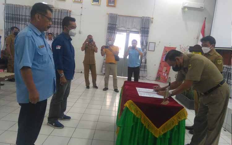 Direktur PDAM Tirta Bahalap Gumas Diminta Minimalisasi Kebocoran Pipa