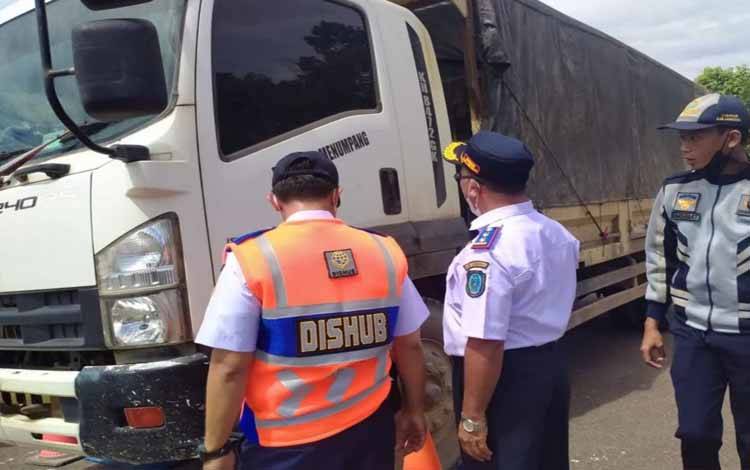 Angkutan Hasil Tambang Biang Kerusakan Jalan