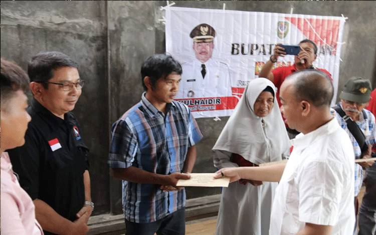Bupati Seruyan Serahkan Santunan Korban Kebakaran