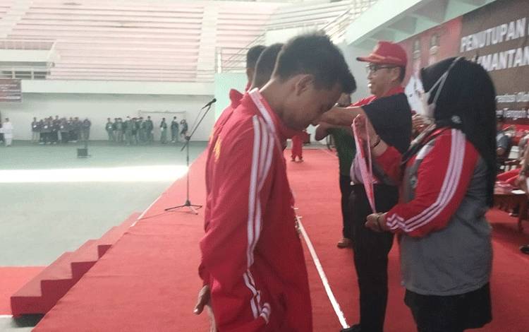 Leonard S Apung Ingatkan Atlet Popprov Kalteng Tetap Berlatih? ?