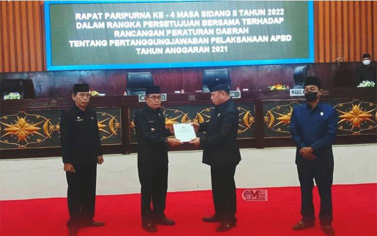Wakil Bupati Murung Raya Sampaikan LKPj APBD 2021