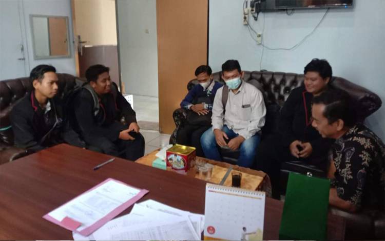 Mahasiswa Politeknik Seruyan Kunjungi Kelurahan Kuala Pembuang I
