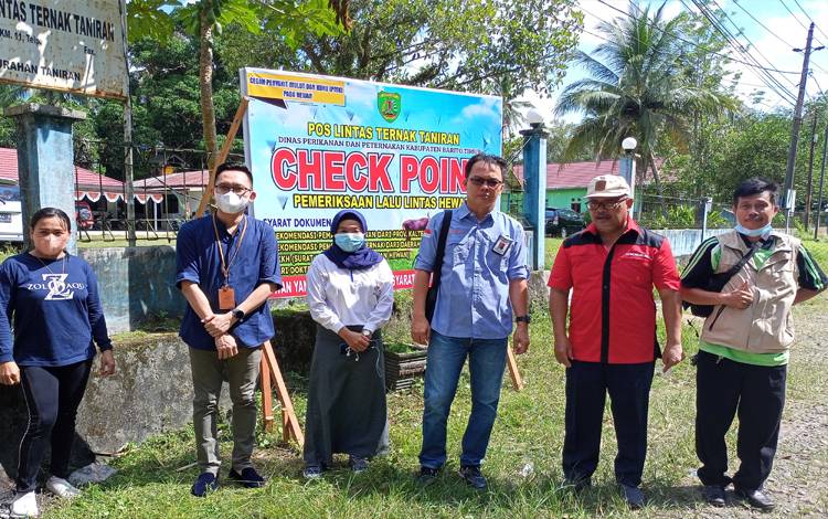 Kadis TPHP Kalteng Cek Pos Lintas Ternak Taniran