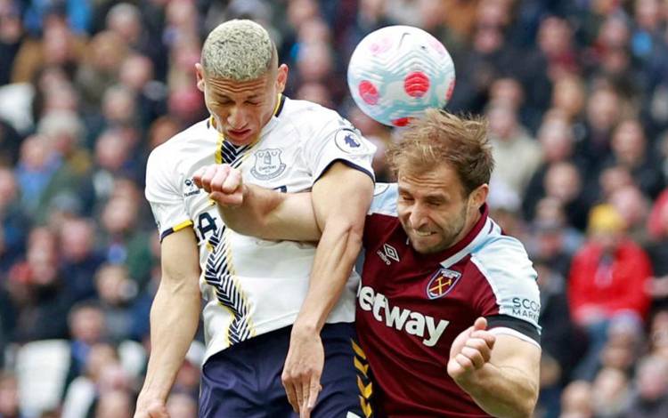 West Ham United Konfirmasi Michail Antonio Patah Kaki