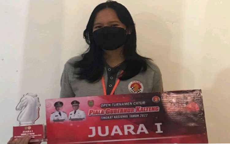 Anggraeni Putri Harumkan Nama SMAN 1 Palangka Raya
