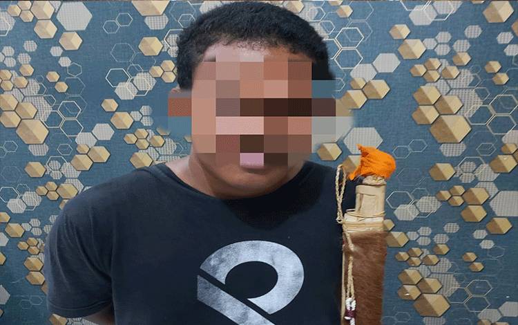 Pemuda ini Ditangkap Karena Aniaya Dua Orang dengan Parang Hingga Luka