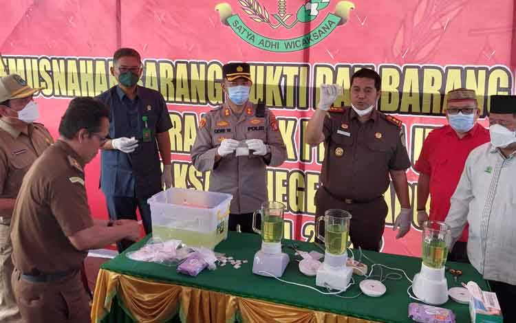 Ketua Komisi I DPRD Kapuas Apresiasi Kegiatan Pemusnahan Barang Bukti Sabu