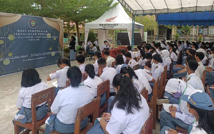 Ratusan Siswa Baru Ikuti Sosialisasi Bahaya Narkotika dari Polres Gunung Mas