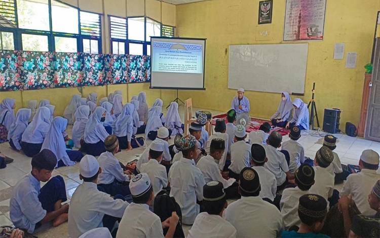 Peserta Didik Baru MTsN 2 Kapuas Antusias Ikuti Kegiatan Matsama
