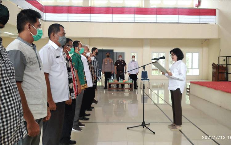 Kukuhkan Pengurus Forum Pembauran Kebangsaan, Ini Arahan Bupati Pulang Pisau