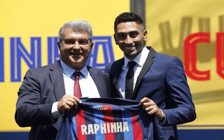 Raphinha Bergairah Ikuti Jejak Para Legenda Brazil di Barcelona