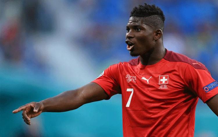 Monaco Gaet Breel Embolo dari Gladbach
