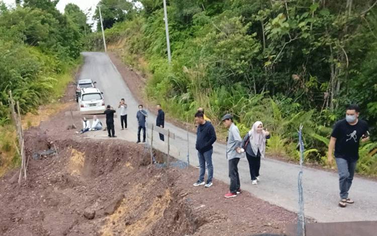 Legislator Kapuas Soroti Ruas Jalan Sei Hanyo-Supang ini Belum Diperbaiki