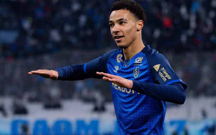 Paris Saint-Germain Resmi Dapatkan Hugo Ekitike