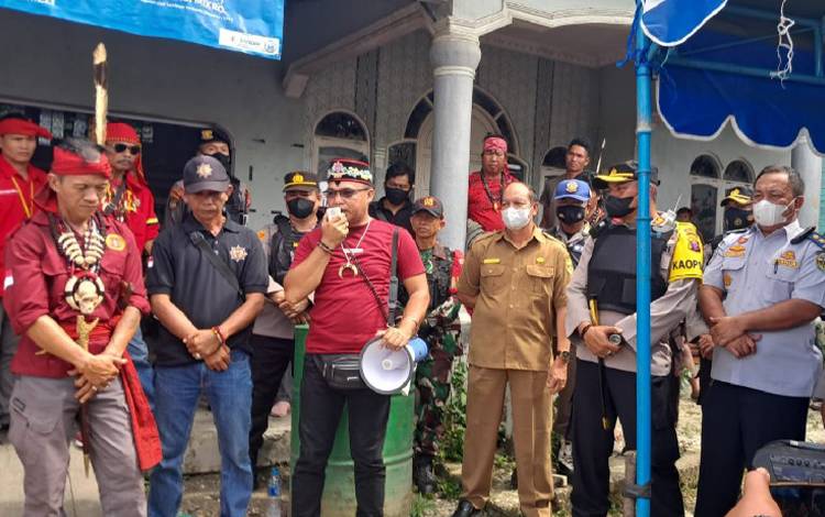 Aliansi dan Ormas di Gumas Gelar Aksi Blokade?Jalan