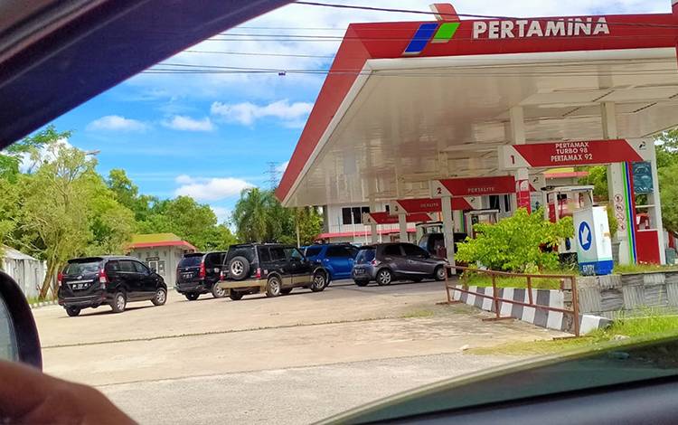 Dewan Minta Antrean di SPBU Jangan Sampai Ganggu Pengguna Jalan