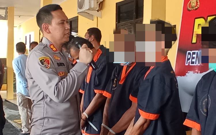 Seorang Kakek Berusia 67 Tahun Tega Cabuli Cucu Tiri