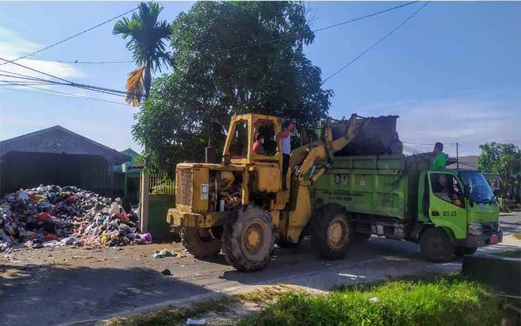 Sampah di Depo Menumpuk, DLH Kotim Sebut Warga Kebiasaan Buang di Luar