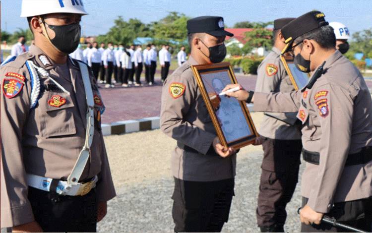 Dua Personel Polres Katingan Dipecat, Ini Sebabnya