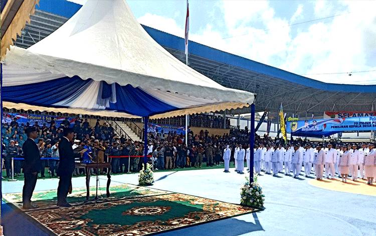 Bupati Barito Utara Lantik 73 Kepala Desa
