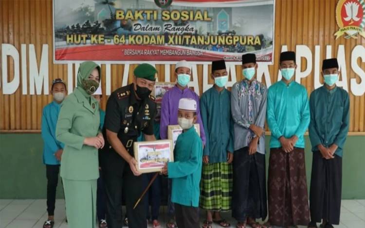 Kodim Kuala Kapuas Gelar Bakti Sosial Peringati HUT ke 64 Kodam Tanjungpura